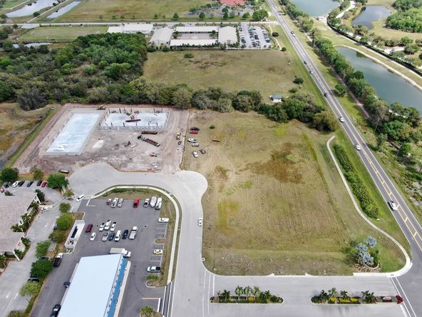 8240 Vicela Drive, Sarasota, FL 34240